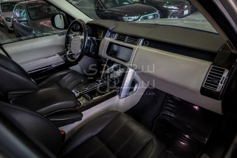 2016 لاند روفر رينج روفر فوج