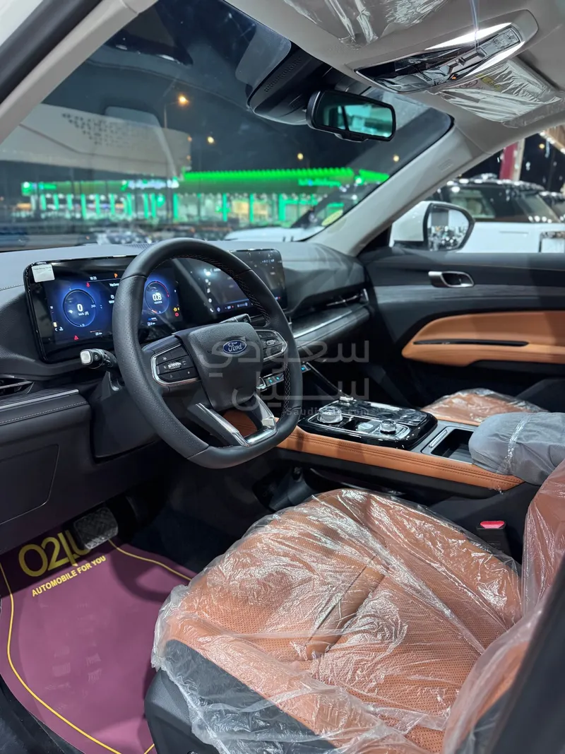 2026 فورد تيريتوري تيتانيوم بلس