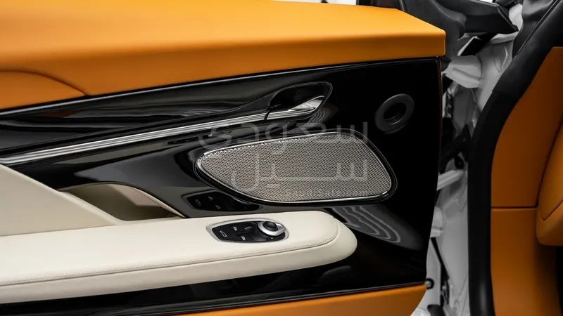 2025 استون مارتن دي بي 12