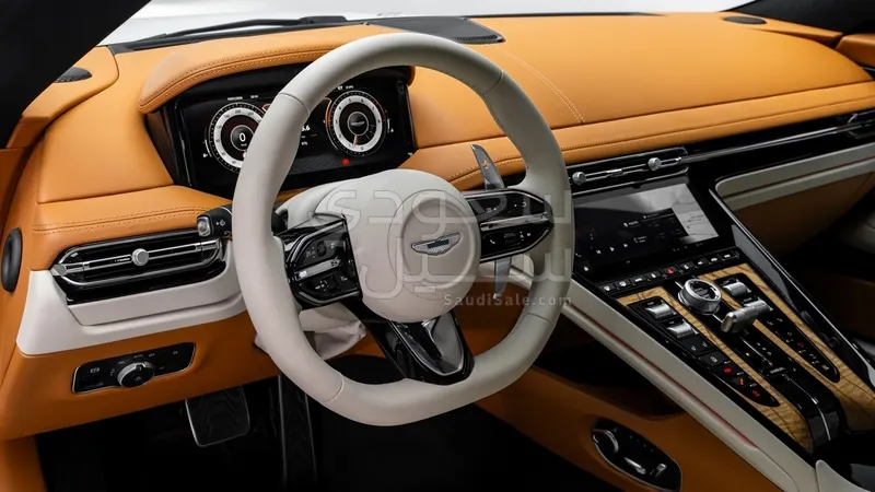 2025 استون مارتن دي بي 12