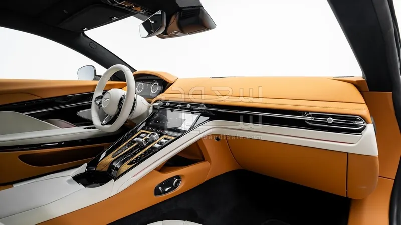 2025 استون مارتن دي بي 12