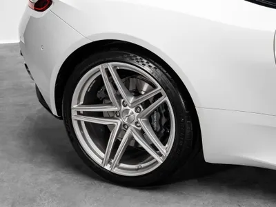 2025 استون مارتن دي بي 12