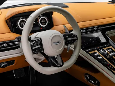 2025 استون مارتن دي بي 12