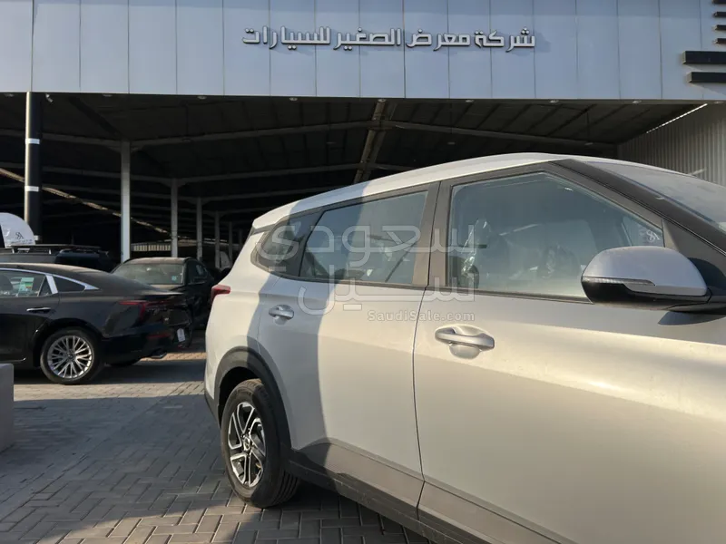 2025 كيا كارنز