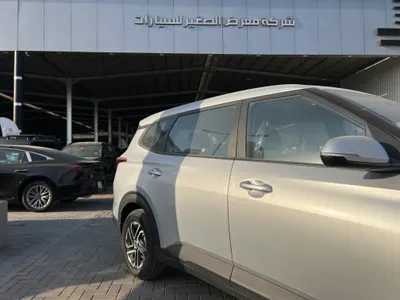 2025 كيا كارنز