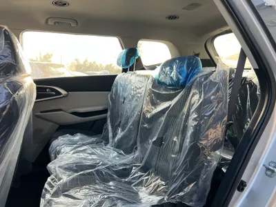 2025 كيا كارنز