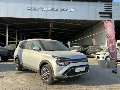 2025 كيا كارنز