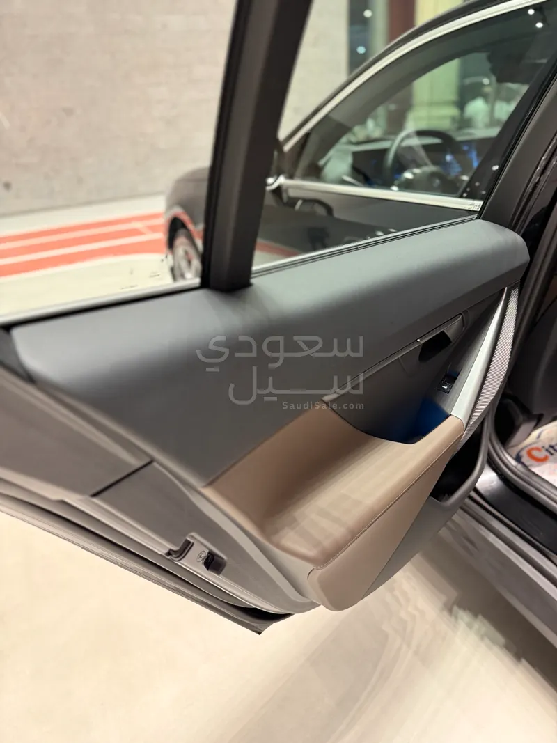 2024 بي ام دبليو الفئة الخامسة 520 أي