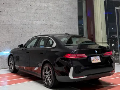 2024 بي ام دبليو الفئة الخامسة 520 أي