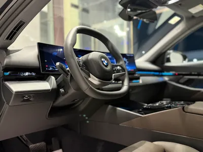 2024 بي ام دبليو الفئة الخامسة 520 أي