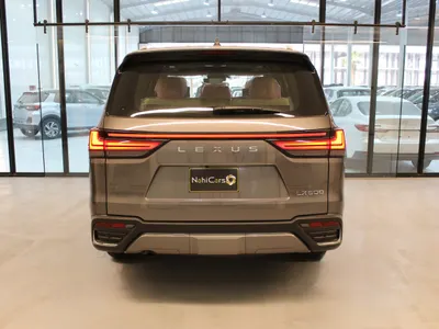 2025 لكزس إل إكس 600