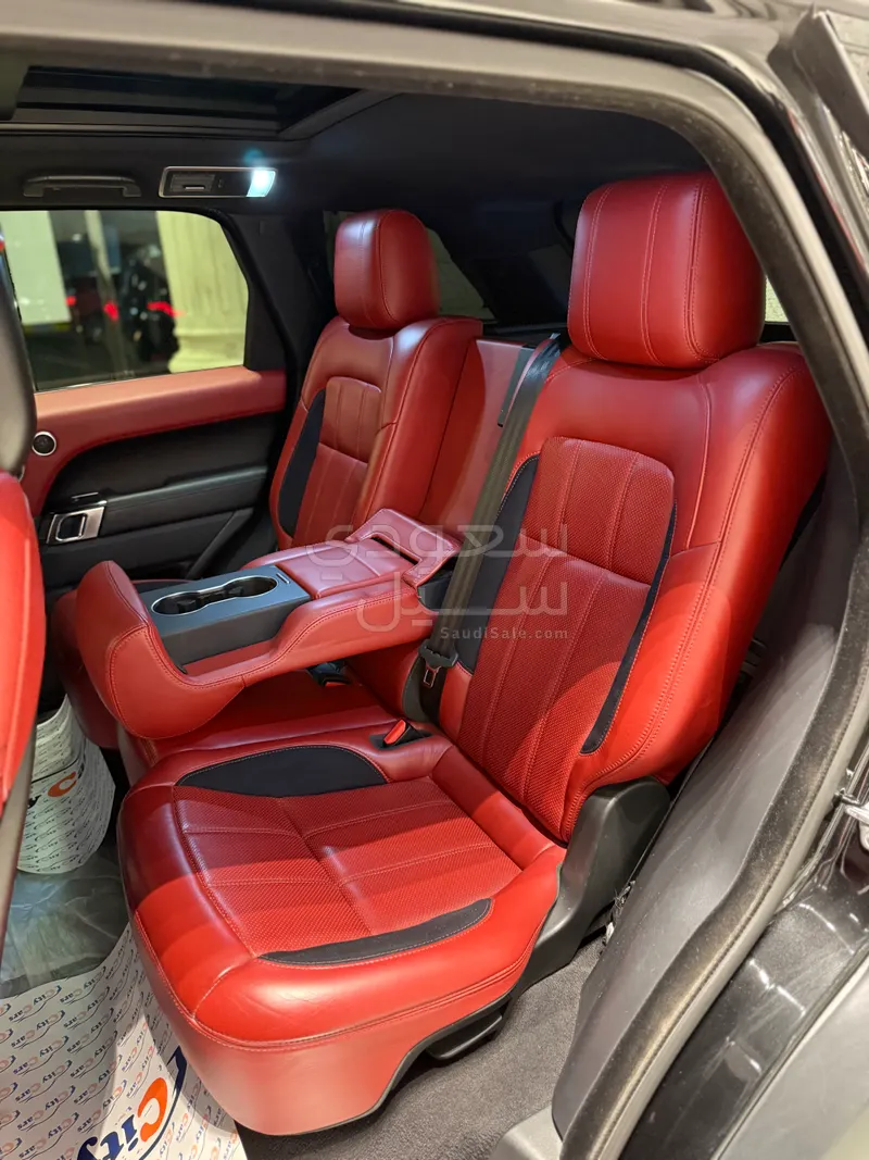 2018 لاند روفر رينج روفر اس في اوتوبيوغرافي