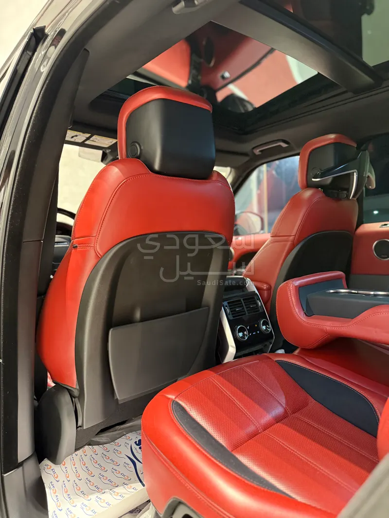 2018 لاند روفر رينج روفر اس في اوتوبيوغرافي