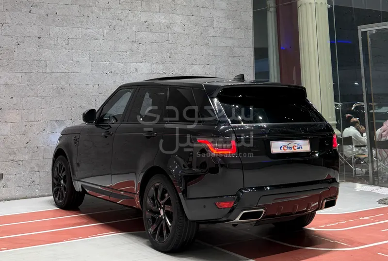 2018 لاند روفر رينج روفر اس في اوتوبيوغرافي