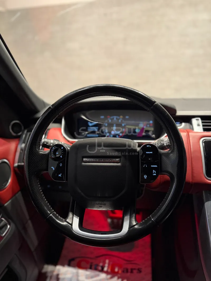 2018 لاند روفر رينج روفر اس في اوتوبيوغرافي