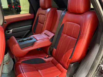 2018 لاند روفر رينج روفر اس في اوتوبيوغرافي