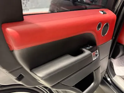 2018 لاند روفر رينج روفر اس في اوتوبيوغرافي