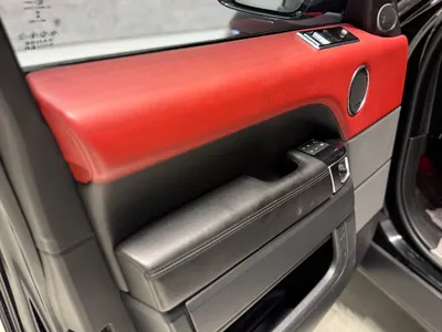 2018 لاند روفر رينج روفر اس في اوتوبيوغرافي