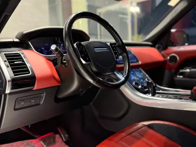 2018 لاند روفر رينج روفر اس في اوتوبيوغرافي