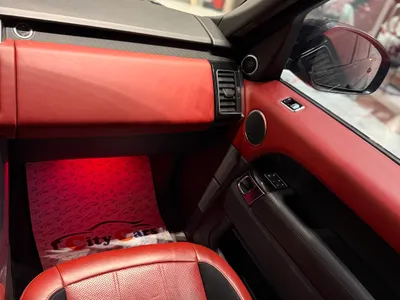 2018 لاند روفر رينج روفر اس في اوتوبيوغرافي