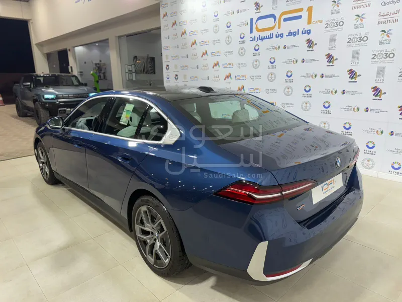 2026 بي ام دبليو الفئة الخامسة 520 أي