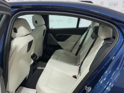 2026 بي ام دبليو الفئة الخامسة 520 أي