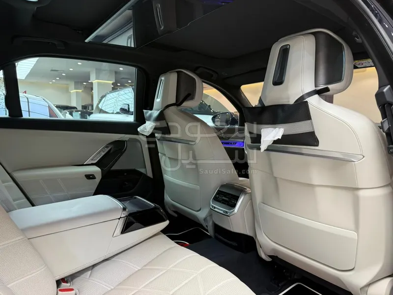 2023 بي ام دبليو الفئة السابعة 735أي