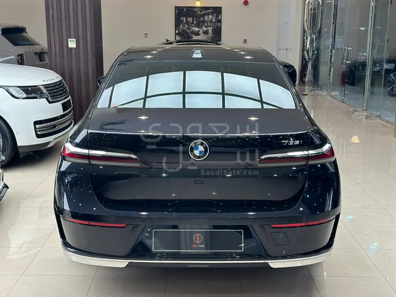 2023 بي ام دبليو الفئة السابعة 735أي