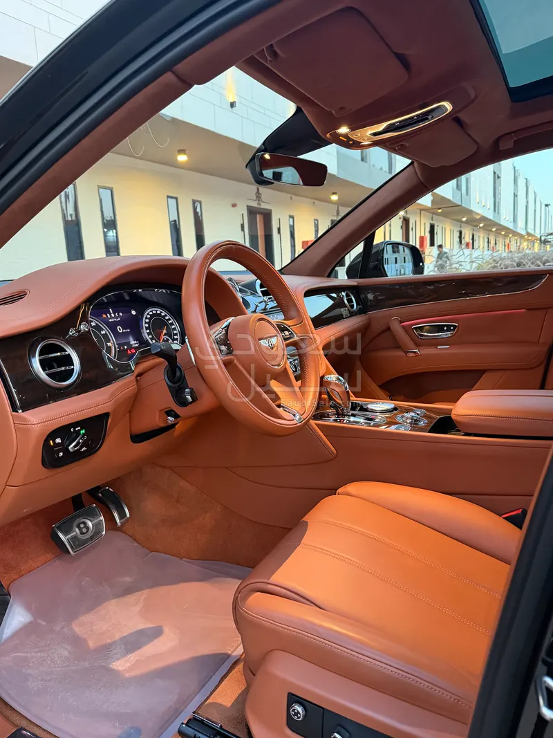 2019 بنتلي بنتايجا اس يو في