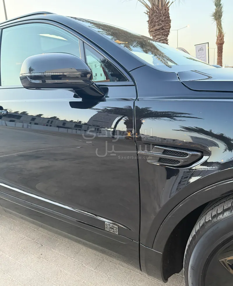 2019 بنتلي بنتايجا اس يو في