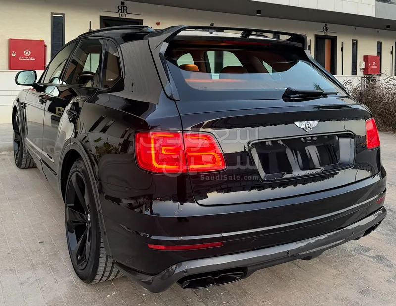 2019 بنتلي بنتايجا اس يو في