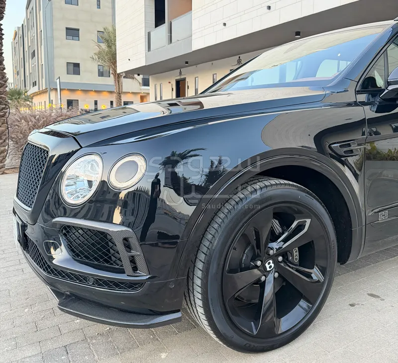 2019 بنتلي بنتايجا اس يو في