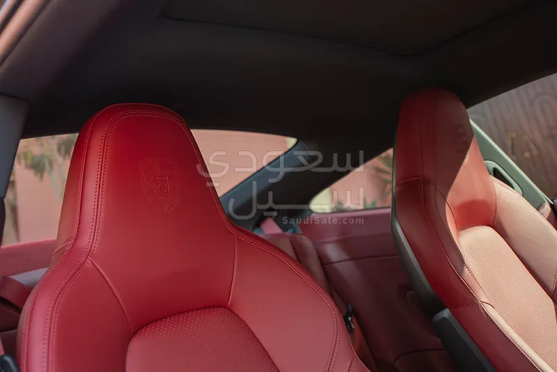 2024 بورش 911 كاريرا