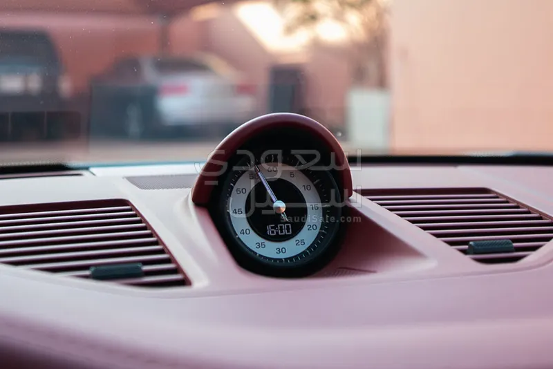 2024 بورش 911 كاريرا