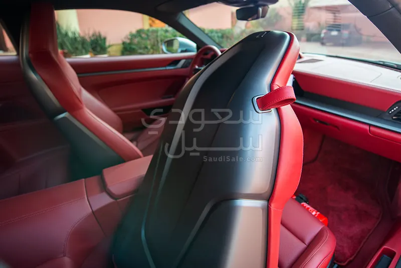 2024 بورش 911 كاريرا