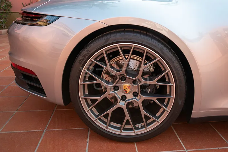 2024 بورش 911 كاريرا