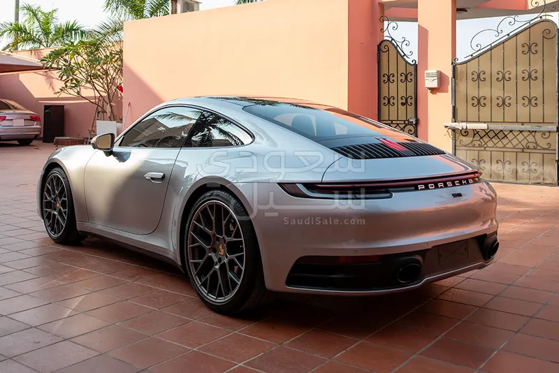 2024 بورش 911 كاريرا