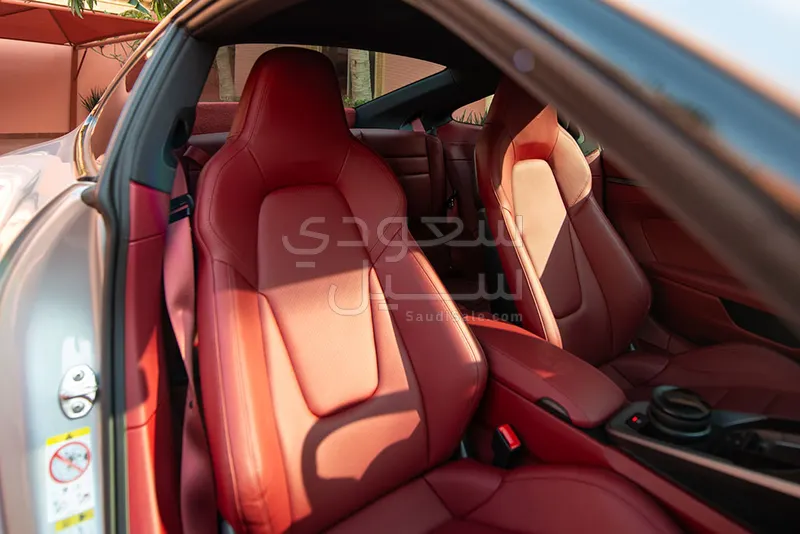 2024 بورش 911 كاريرا