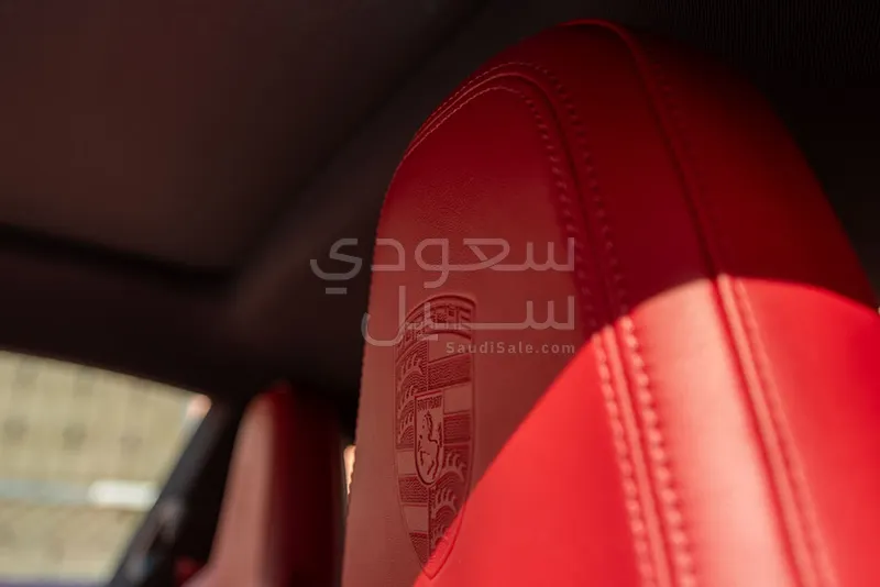 2024 بورش 911 كاريرا