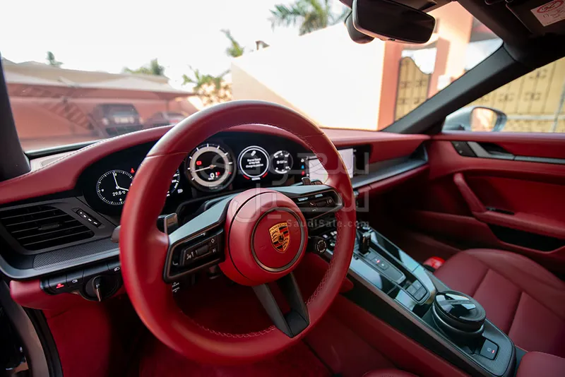 2024 بورش 911 كاريرا