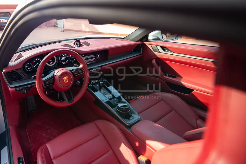 2024 بورش 911 كاريرا