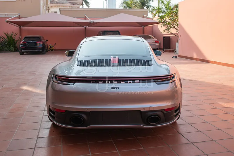 2024 بورش 911 كاريرا