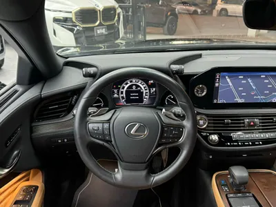 2022 لكزس إل إس 350