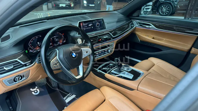 2020 بي ام دبليو الفئة السابعة 730 إل أي