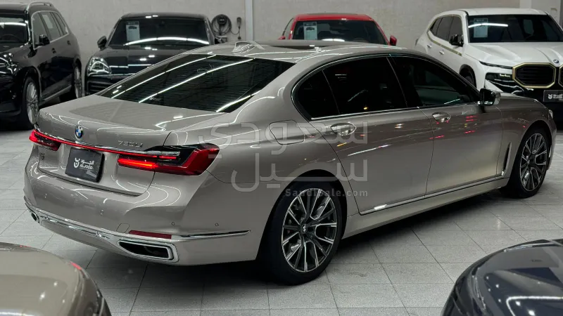 2020 بي ام دبليو الفئة السابعة 730 إل أي
