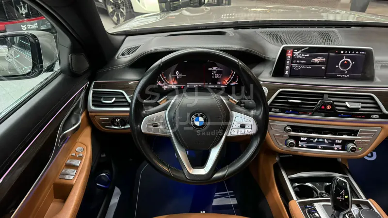 2020 بي ام دبليو الفئة السابعة 730 إل أي