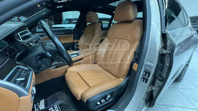 2020 بي ام دبليو الفئة السابعة 730 إل أي