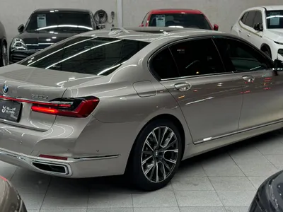 2020 بي ام دبليو الفئة السابعة 730 إل أي