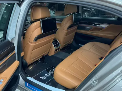 2020 بي ام دبليو الفئة السابعة 730 إل أي