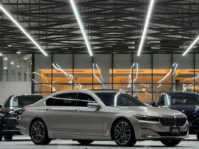 2020 بي ام دبليو الفئة السابعة 730 إل أي